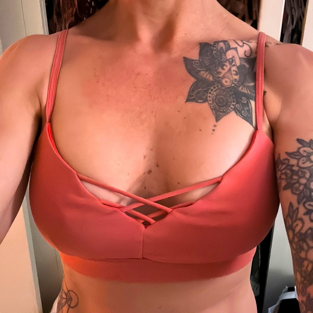 Alo yoga interlace sports bra in pink